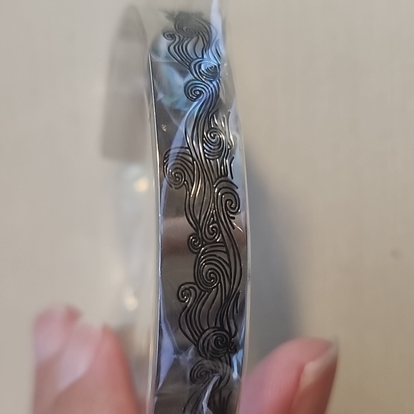 Daughter Straighten your Crown Adjustable Cuff Bangle Bracelet - Picture 4 of 6